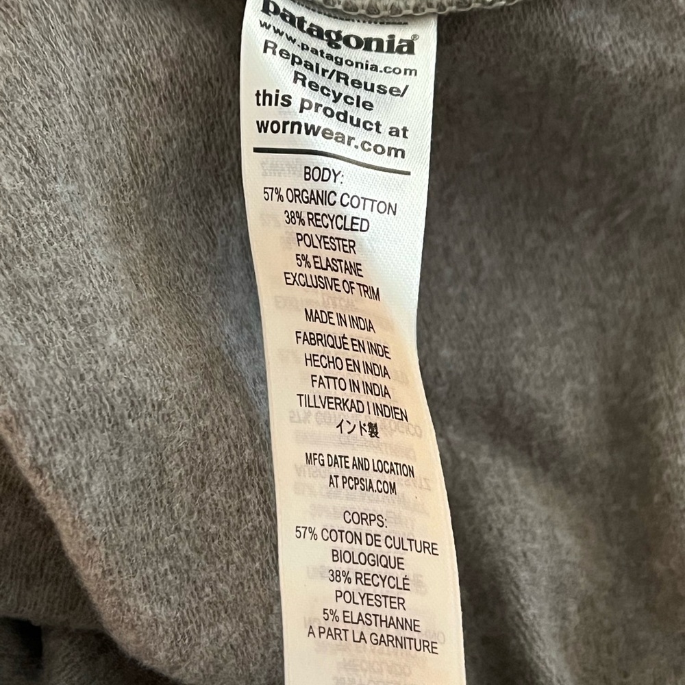 Patagonia Women’s Quarter Zip - Picture 6 of 6